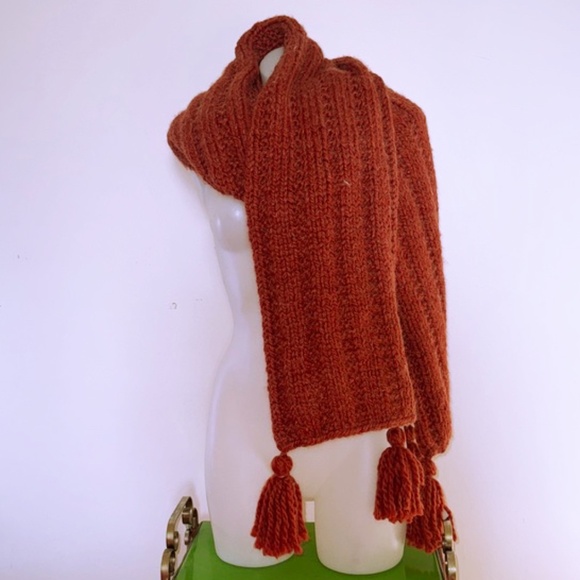 Extra-long, hand-knit scarf in alpaca-acrylic blend - Picture 10 of 15